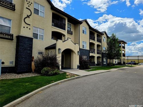 216-211 Ledingham St, Saskatoon, SK, S7V0C5 | Card Image