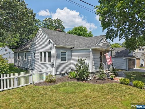 270 Hirschfeld Pl, New Milford, NJ, 07646-1243 | Card Image