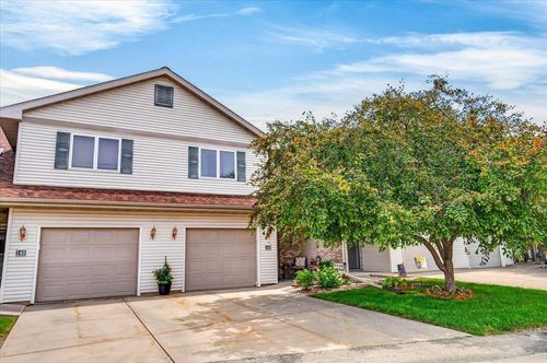 148 Alpine Meadow Cir, Oregon, WI, 53575-3947 | Card Image