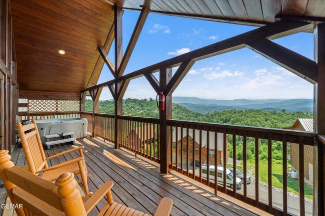 2022 Starr Crest Dr, House other with 2 bedrooms, 2 bathrooms and null parking in Sevierville TN | Image 25