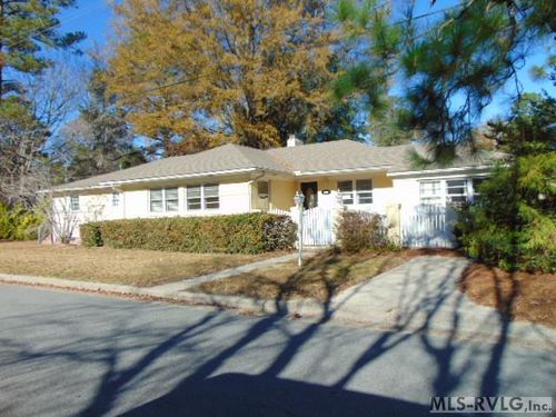 906 Memorial Dr W, Ahoskie, NC, 27910-3720 | Card Image