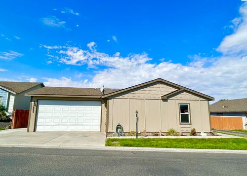 1645 Lantana Ave, Richland, WA, 99352-7505 | Card Image