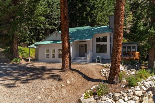 17976 Entiat River Rd, Entiat, WA, 98822-9702 | Card Image