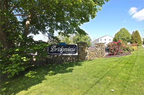 312-66 Girard Ave, Newport, RI, 02840-1167 | Card Image