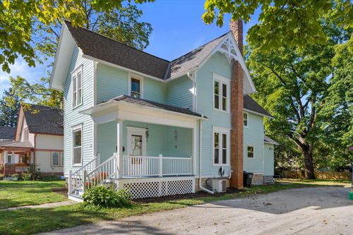 326 S Silver Lake St, Oconomowoc, WI, 53066-3760 | Card Image