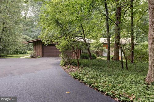 127 Queen Ln, LANDENBERG, PA, 19350-1517 | Card Image
