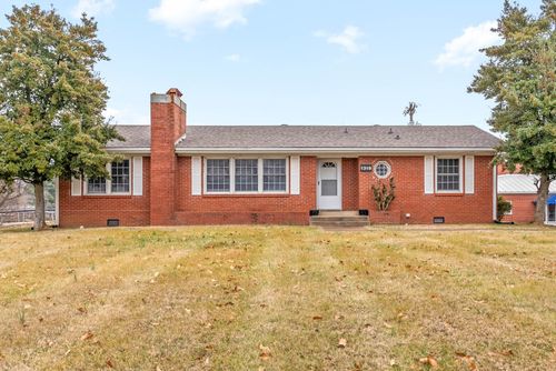 1319 Fort Campbell Blvd, Clarksville, TN, 37042-4038 | Card Image