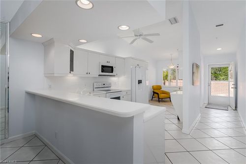 apt-16-6660 Beach Resort Dr, NAPLES, FL, 34114-7520 | Card Image