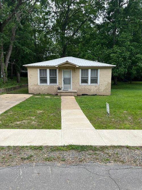 223 W Highland Ave, Malvern, AR, 72104-5107 | Card Image