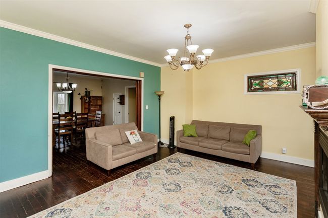 5825 G24 Hwy, Home with 7 bedrooms, 4 bathrooms and null parking in Carlisle IA | Image 4