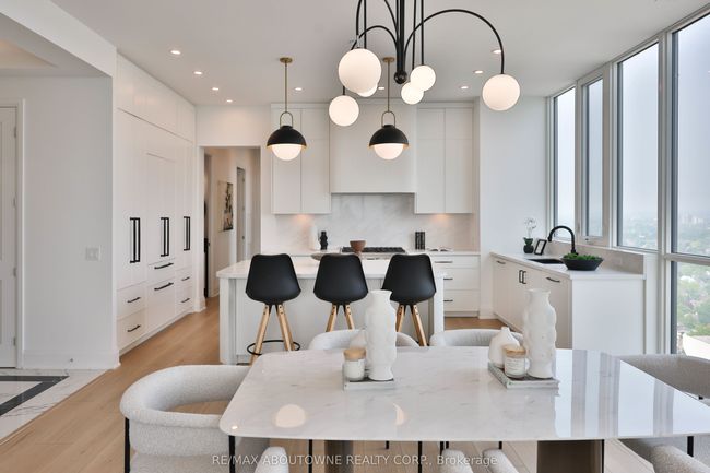 2201 - 2007 James St, Condo with 3 bedrooms, 2 bathrooms and null parking in Burlington ON | Image 11