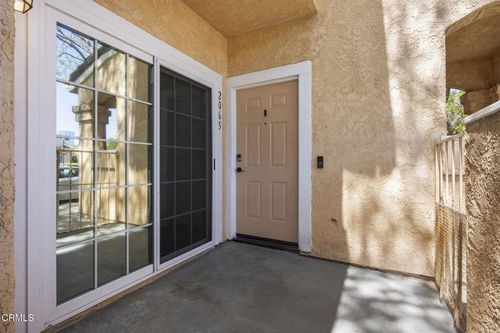 2065 Blackberry Cir, Oxnard, CA, 93036-9068 | Card Image