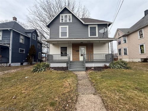 2329 Winfield Way Ne, Canton, OH, 44705-1917 | Card Image