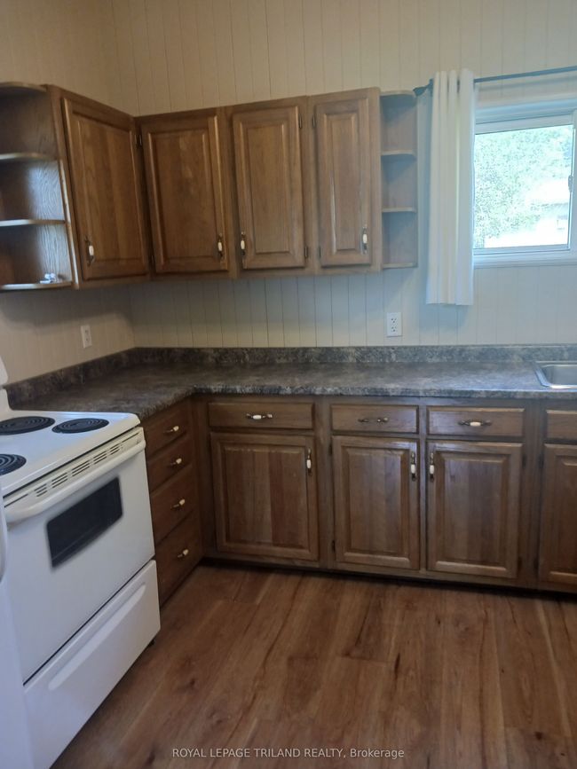 55 Main St S, Home with 6 bedrooms, 2 bathrooms and 6 parking in Forest ON | Image 20