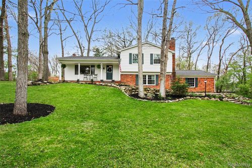 6040 Tall Oak Way, Brighton, MI, 48116-9738 | Card Image