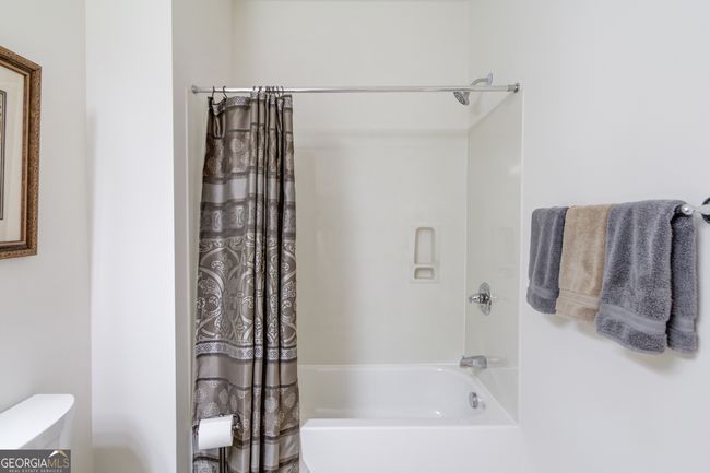 3432 Lindenridge Cir, Condo with 3 bedrooms, 3 bathrooms and 2 parking in Buford GA | Image 26