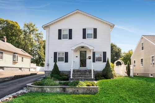 21 Delmar Ave, Morris Plains, NJ, 07950-1704 | Card Image