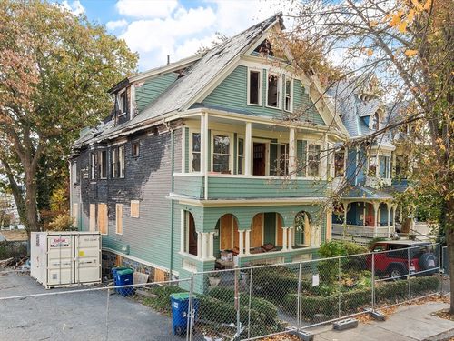 71 Thurston St, Somerville, MA, 02145-2830 | Card Image