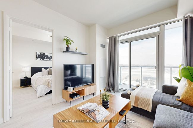 1001 - 9000 Jane St, Condo with 2 bedrooms, 2 bathrooms and null parking in Concord ON | Image 11