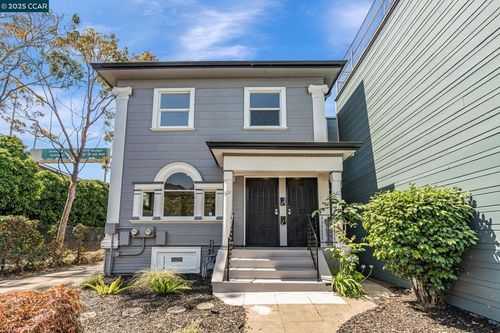 601 32nd St, Oakland, CA, 94609-2930 | Card Image