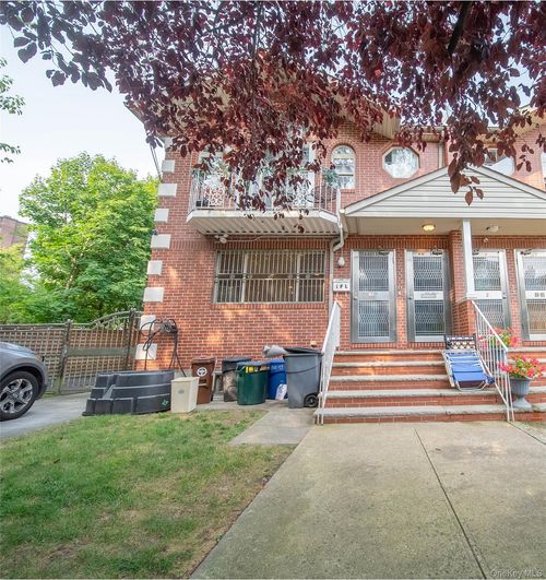 88 70th Dr, Forest Hills, NY, 11375-6656 | Card Image