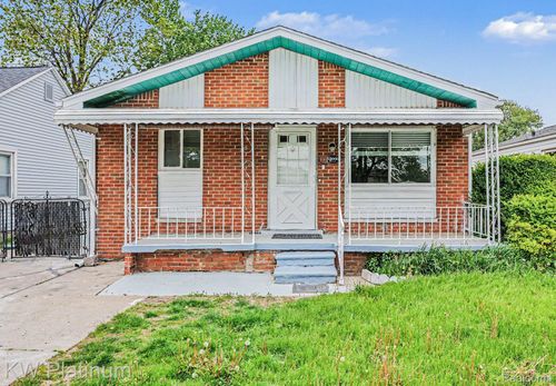 32000 Saint Margaret Street, St Clair Shores, MI, 48082 | Card Image