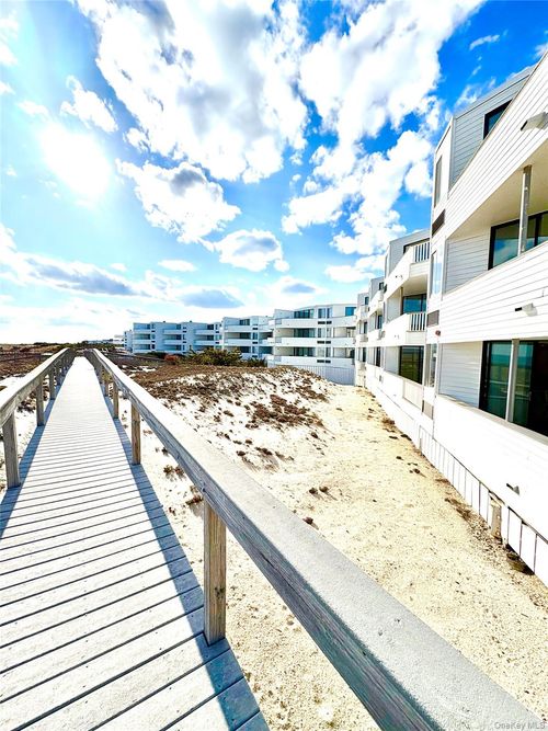 49-253 Dune Rd, Southampton, NY, 11968-4714 | Card Image