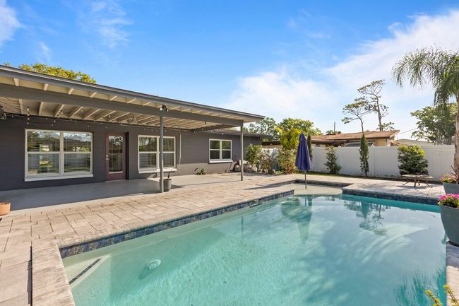 Saltwater Pool - BRAND NEW PUMP | Image 4