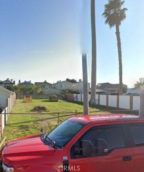 624 E Pacific St, Carson, CA, 90745-6012 | Card Image