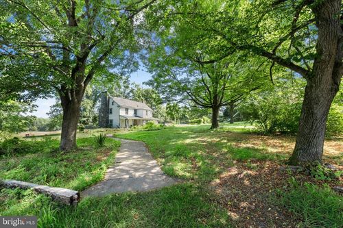 665 Kintner Rd, KINTNERSVILLE, PA, 18930-9739 | Card Image