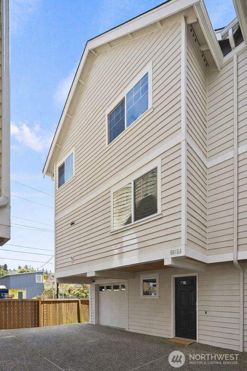 5015 A 8th Ave Nw, Seattle, WA, 98107 | Card Image