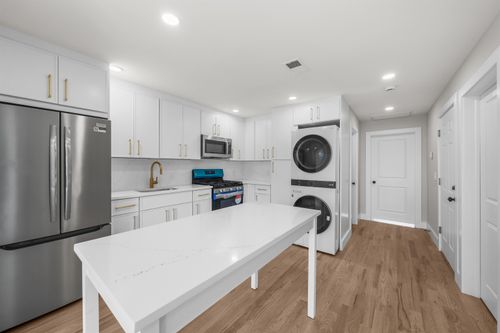 2-5 Pavonia Ct, Bayonne, NJ, 07002-1314 | Card Image