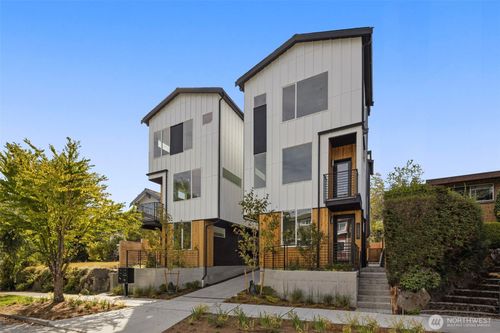 1227 N 48th St, Seattle, WA, 98103 | Card Image