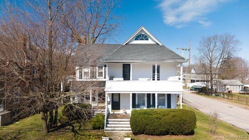 15 Bayside Ave, Oyster Bay, NY, 11771-1407 | Card Image