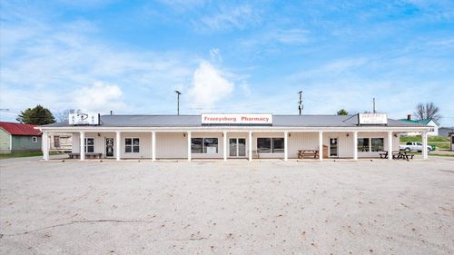 30-2230 E 3rd St, Frazeysburg, OH, 43822-9651 | Card Image