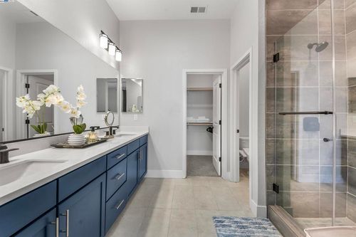 538 Martin Mariner Ave, Alameda, CA, 94501-7877 | Card Image