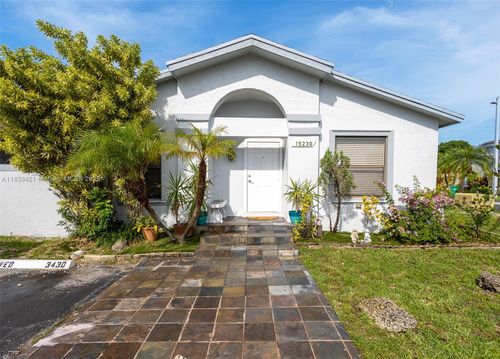 30-15230 Sw 68th St, Miami, FL, 33193-2219 | Card Image