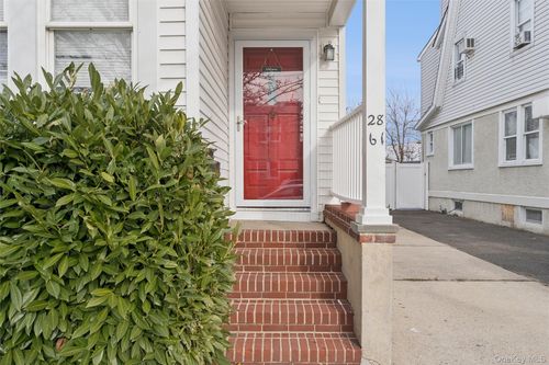 2861 Tilrose Ave, Oceanside, NY, 11572-1200 | Card Image