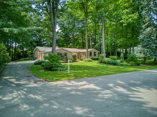 519 Oxbow Rd, Waterloo, ON, N2K1Y5 | Card Image