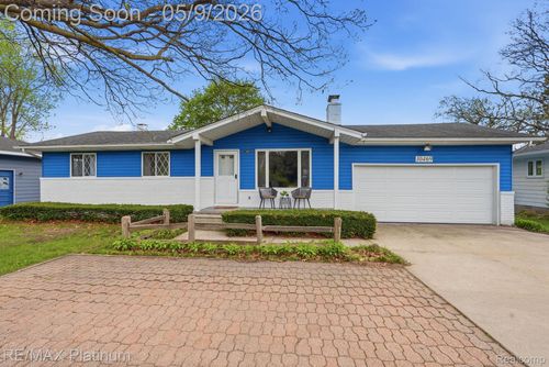 10469 Cooley Lake Rd, Commerce Twp, MI, 48382-3637 | Card Image