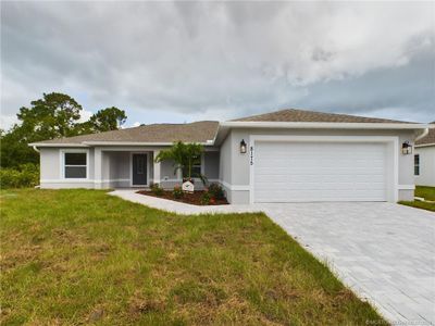 8175 103rd Court, House other with 3 bedrooms, 2 bathrooms and 2 parking in Vero Beach FL | Image 2