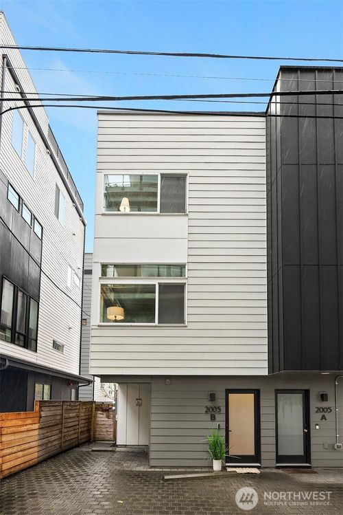b-2005 Dexter Ave N, Seattle, WA, 98109-2721 | Card Image