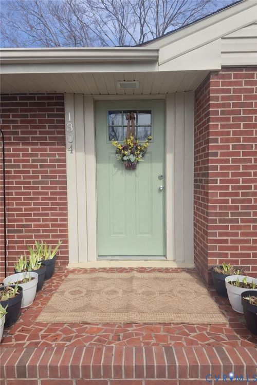 1304 Milnwood Rd, Farmville, VA, 23901-2577 | Card Image