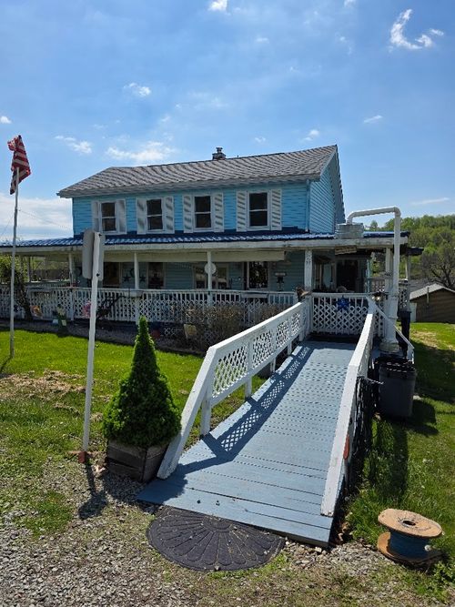 1061 Broadway St, Dunbar Twp, PA, 15455 | Card Image