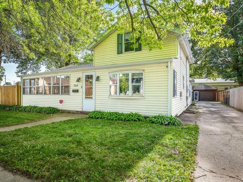 304 3rd St, Oregon, IL, 61061-1415 | Card Image