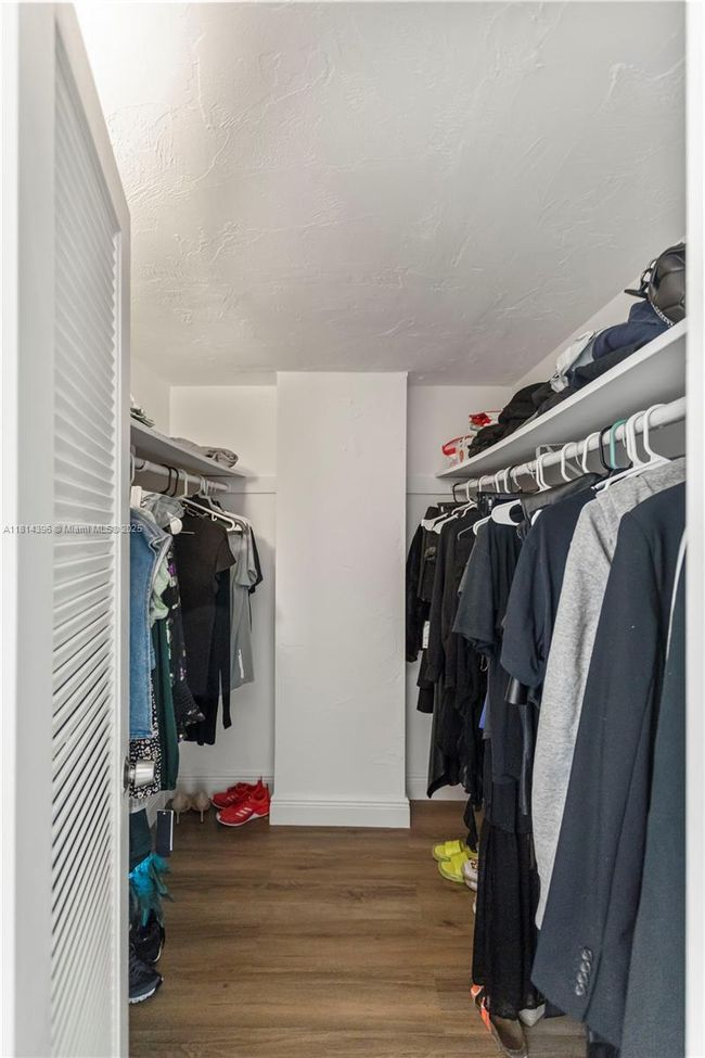 7 - 19390 Collins Ave, Condo with 2 bedrooms, 2 bathrooms and null parking in Sunny Isles Beach FL | Image 19