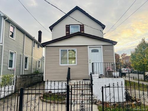 110-04 164th St, Jamaica, NY, 11433-3243 | Card Image