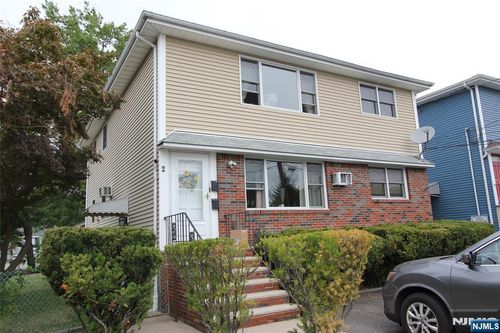 2 Gregory Ct, Elmwood Park, NJ, 07407-2745 | Card Image