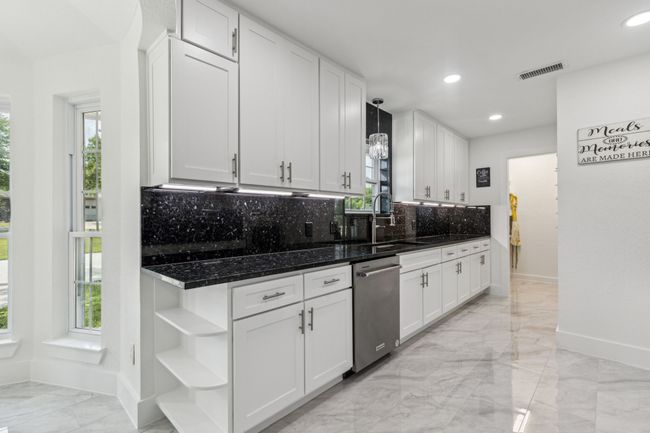 930 Shady Meadow Ct, House other with 4 bedrooms, 3 bathrooms and null parking in Copper Canyon TX | Image 11