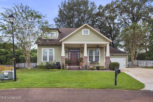 3 Oakwood Glen Dr, Clinton, MS, 39056-4328 | Card Image